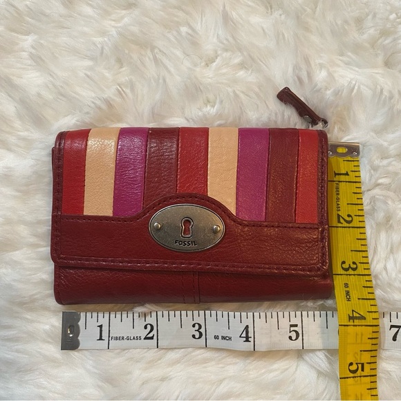 Fossil Red Trifold Wallet - Picture 9 of 9